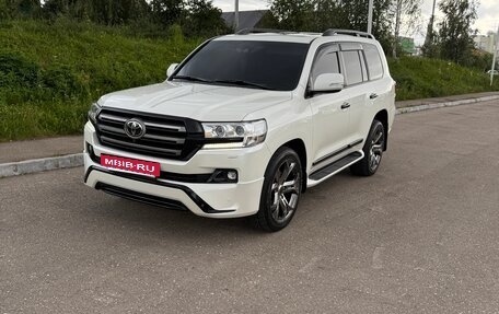 Toyota Land Cruiser 200, 2016 год, 6 650 000 рублей, 2 фотография