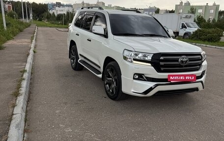 Toyota Land Cruiser 200, 2016 год, 6 650 000 рублей, 3 фотография