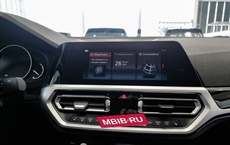 BMW 3 серия, 2019 год, 2 890 000 рублей, 15 фотография