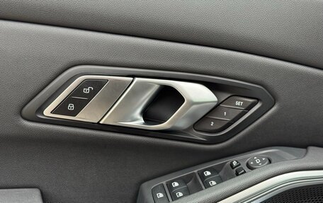 BMW 3 серия, 2021 год, 3 500 000 рублей, 22 фотография