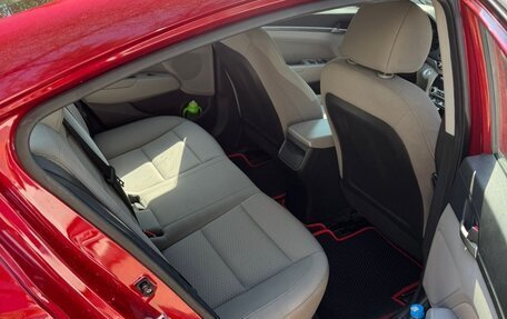 Hyundai Elantra VI рестайлинг, 2019 год, 1 600 000 рублей, 9 фотография