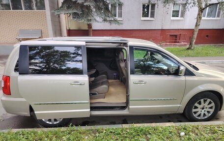 Chrysler Voyager IV, 2012 год, 2 000 000 рублей, 16 фотография