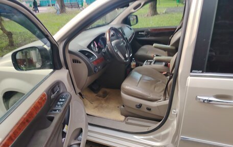 Chrysler Voyager IV, 2012 год, 2 000 000 рублей, 19 фотография