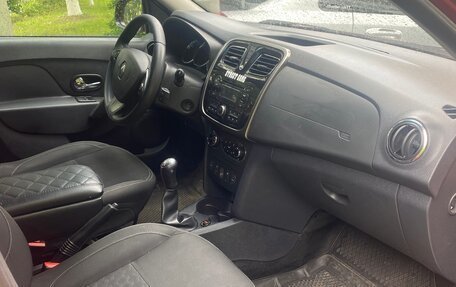 Renault Logan II, 2014 год, 700 000 рублей, 6 фотография