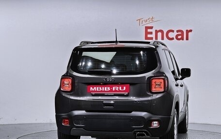 Jeep Renegade I рестайлинг, 2021 год, 1 430 000 рублей, 4 фотография