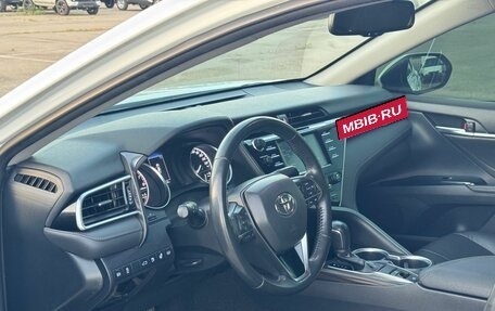 Toyota Camry, 2018 год, 2 590 000 рублей, 11 фотография