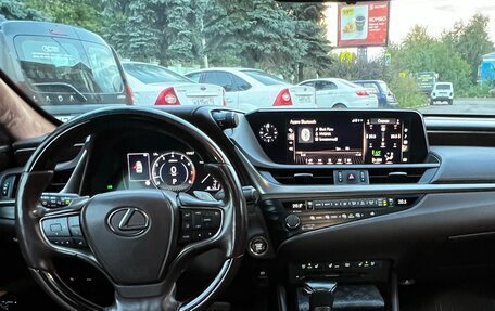 Lexus ES VII, 2019 год, 4 000 000 рублей, 24 фотография