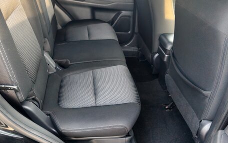 Mitsubishi Outlander III рестайлинг 3, 2018 год, 1 449 000 рублей, 10 фотография