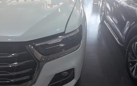 Haval H6, 2022 год, 1 750 000 рублей, 5 фотография