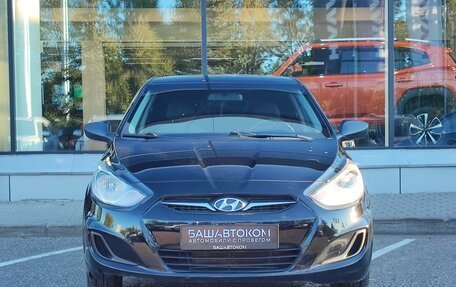 Hyundai Solaris II рестайлинг, 2011 год, 580 000 рублей, 2 фотография