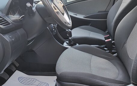 Hyundai Solaris II рестайлинг, 2011 год, 580 000 рублей, 8 фотография