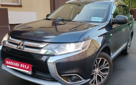 Mitsubishi Outlander III рестайлинг 3, 2018 год, 1 630 000 рублей, 7 фотография