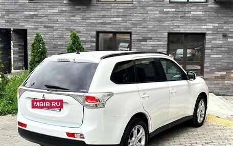 Mitsubishi Outlander III рестайлинг 3, 2014 год, 1 190 000 рублей, 5 фотография