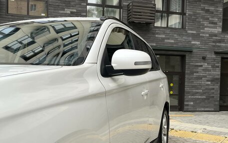 Mitsubishi Outlander III рестайлинг 3, 2014 год, 1 190 000 рублей, 11 фотография