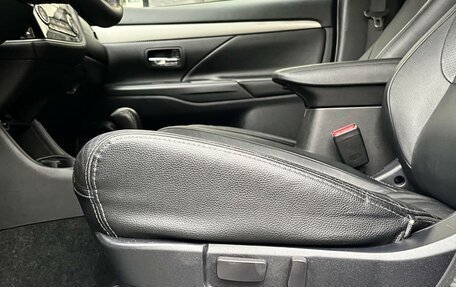 Mitsubishi Outlander III рестайлинг 3, 2014 год, 1 190 000 рублей, 30 фотография