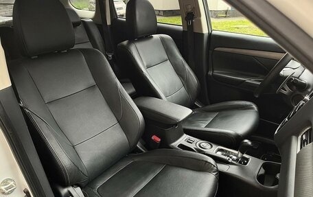 Mitsubishi Outlander III рестайлинг 3, 2014 год, 1 190 000 рублей, 33 фотография
