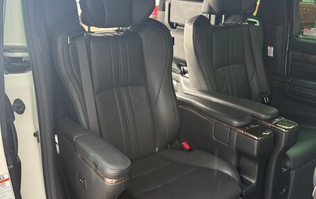 Toyota Alphard III, 2021 год, 5 650 000 рублей, 9 фотография