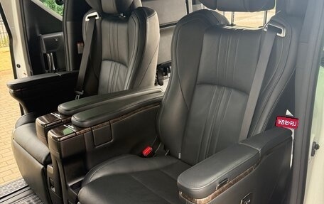 Toyota Alphard III, 2021 год, 5 650 000 рублей, 10 фотография