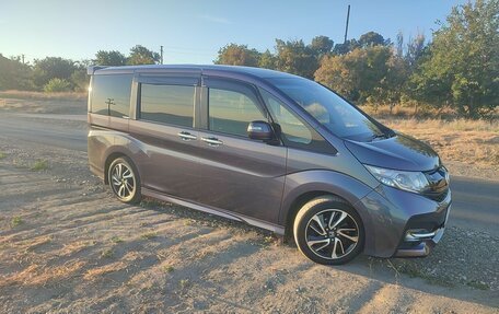 Honda Stepwgn IV, 2017 год, 2 300 000 рублей, 3 фотография