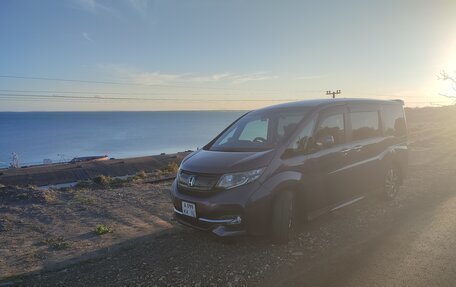 Honda Stepwgn IV, 2017 год, 2 300 000 рублей, 2 фотография