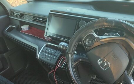 Honda Stepwgn IV, 2017 год, 2 300 000 рублей, 13 фотография