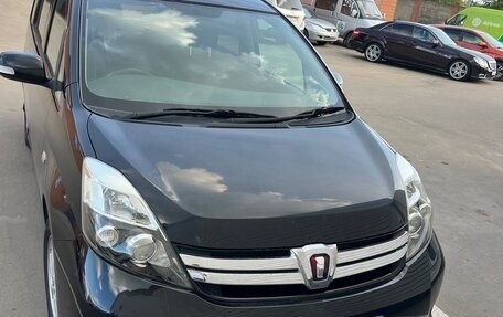 Toyota ISis I, 2011 год, 1 250 000 рублей, 14 фотография