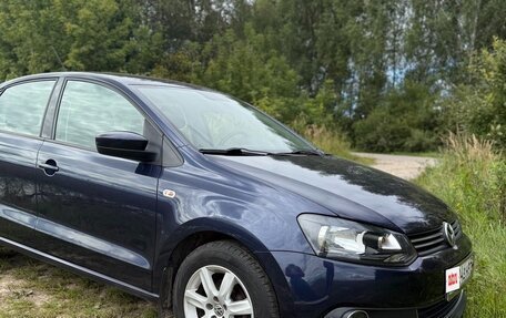 Volkswagen Polo VI (EU Market), 2011 год, 865 000 рублей, 3 фотография