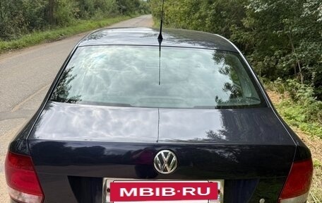 Volkswagen Polo VI (EU Market), 2011 год, 865 000 рублей, 24 фотография