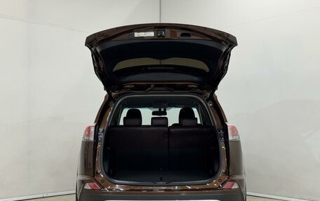 Toyota RAV4, 2017 год, 2 299 000 рублей, 6 фотография