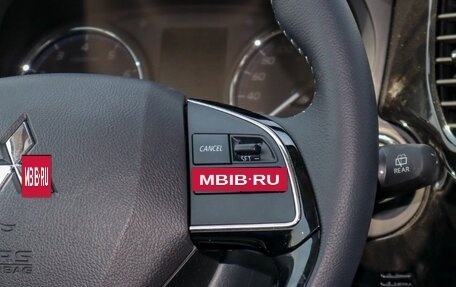 Mitsubishi Outlander III рестайлинг 3, 2022 год, 2 250 000 рублей, 10 фотография