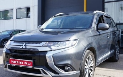 Mitsubishi Outlander III рестайлинг 3, 2019 год, 1 995 000 рублей, 1 фотография