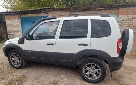 Chevrolet Niva I рестайлинг, 2014 год, 699 000 рублей, 3 фотография