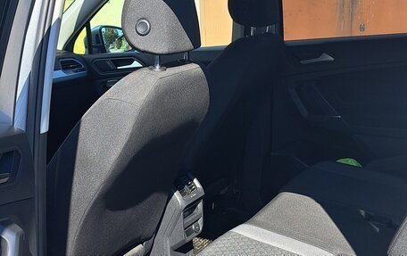 Volkswagen Tiguan II, 2019 год, 2 500 000 рублей, 3 фотография