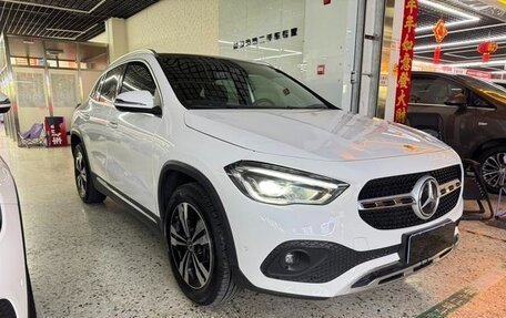 Mercedes-Benz GLA, 2021 год, 1 880 000 рублей, 1 фотография