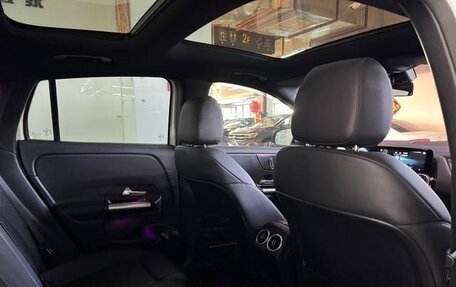 Mercedes-Benz GLA, 2021 год, 1 880 000 рублей, 14 фотография