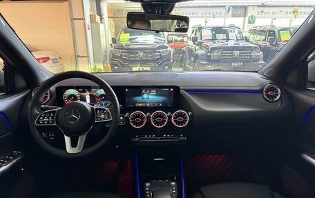 Mercedes-Benz GLA, 2021 год, 1 880 000 рублей, 11 фотография