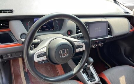 Honda Fit, 2021 год, 1 200 000 рублей, 8 фотография