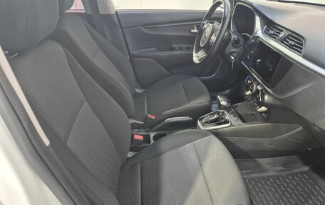 KIA Rio IV, 2020 год, 1 372 000 рублей, 12 фотография