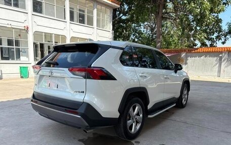 Toyota RAV4, 2021 год, 2 450 000 рублей, 7 фотография