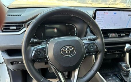 Toyota RAV4, 2021 год, 2 450 000 рублей, 14 фотография