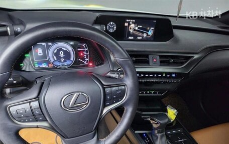 Lexus UX I, 2020 год, 2 369 000 рублей, 11 фотография