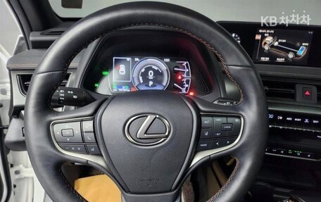 Lexus UX I, 2020 год, 2 369 000 рублей, 12 фотография