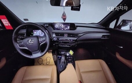 Lexus UX I, 2020 год, 2 369 000 рублей, 10 фотография