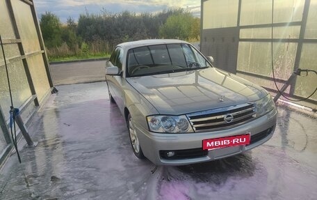 Nissan Gloria XI, 2003 год, 670 000 рублей, 4 фотография