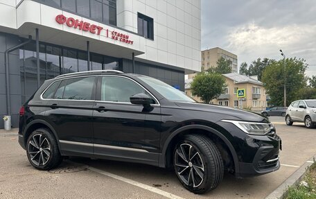 Volkswagen Tiguan II, 2021 год, 3 080 000 рублей, 3 фотография