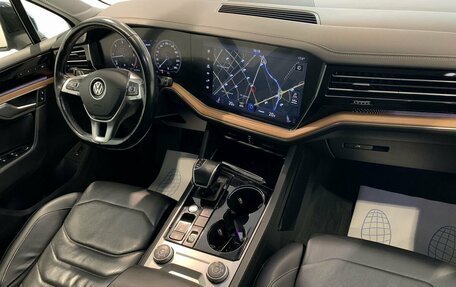 Volkswagen Touareg III, 2018 год, 2 990 000 рублей, 12 фотография