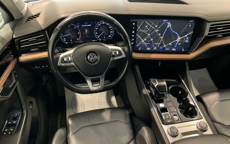Volkswagen Touareg III, 2018 год, 2 990 000 рублей, 11 фотография
