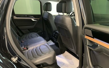 Volkswagen Touareg III, 2018 год, 2 990 000 рублей, 17 фотография