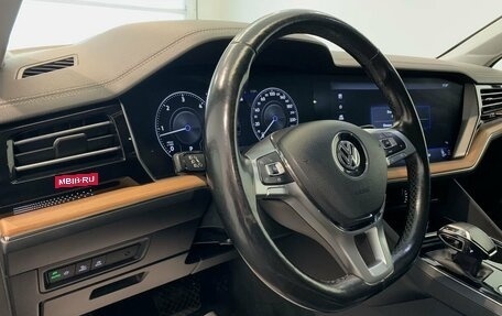 Volkswagen Touareg III, 2018 год, 2 990 000 рублей, 18 фотография
