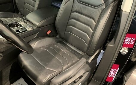 Volkswagen Touareg III, 2018 год, 2 990 000 рублей, 9 фотография